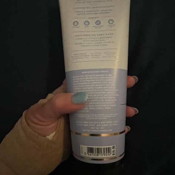 New! Bath & Body Works Aromatherapy Moisturizing Body Wash - Picture 7 of 8